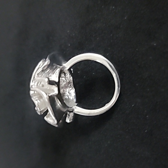 Large Gaudi FlowerCocktail Ring - Picture 4 of 7